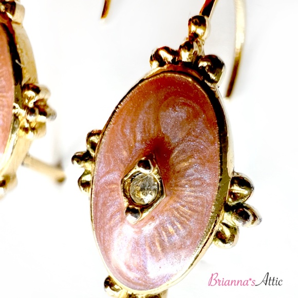 Vintage Avon Fancy Pink & Gold Hook Earrings with Rhinestones - Picture 7 of 9